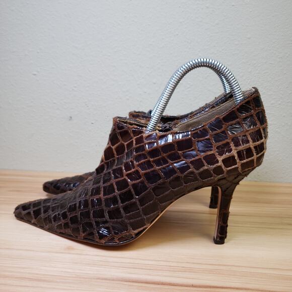 Carole Little Women's 8.5 Pointed Toe Pump Heel Booties Brown Textured Leather - Picture 1 of 11